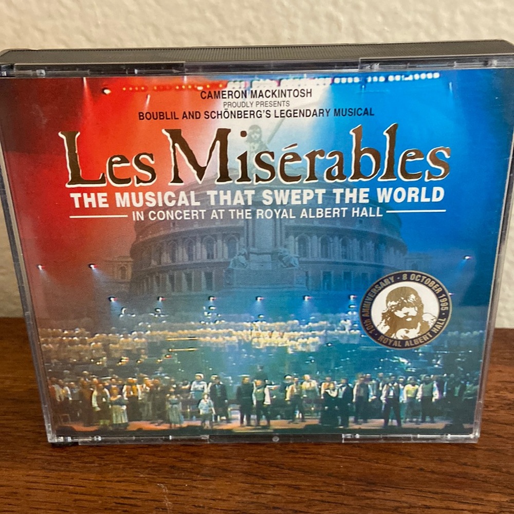 5/$10❤️❤️❤️Vintage 80s Les Miserables 2 CD Boxed Set with pamphlet